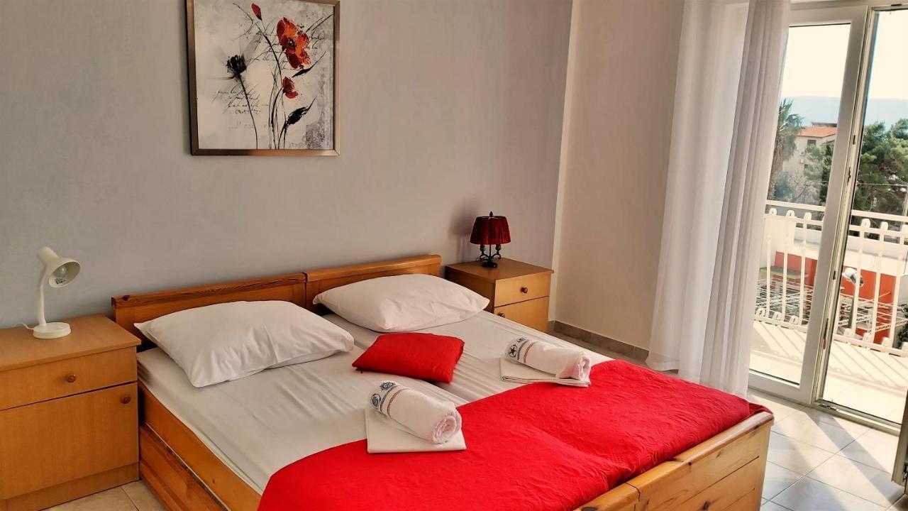 Apartments Mandalinic โอมิช ภายนอก รูปภาพ