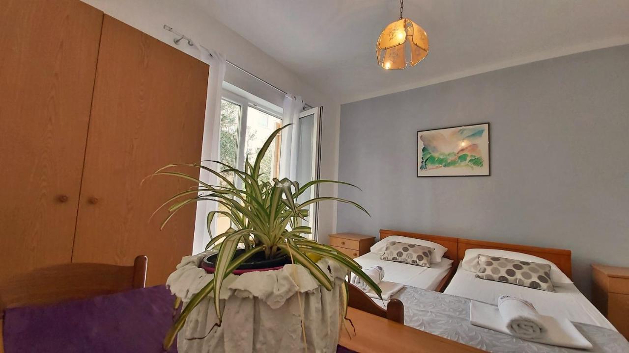 Apartments Mandalinic โอมิช ภายนอก รูปภาพ