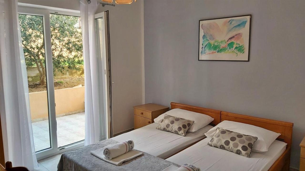 Apartments Mandalinic โอมิช ภายนอก รูปภาพ