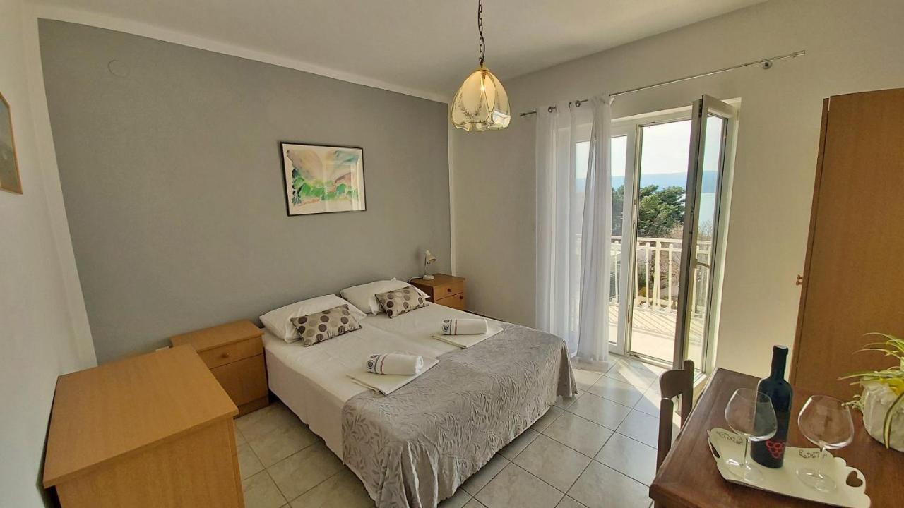 Apartments Mandalinic โอมิช ภายนอก รูปภาพ