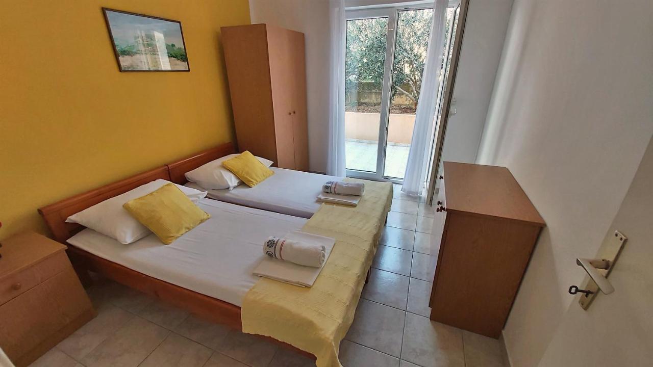 Apartments Mandalinic โอมิช ภายนอก รูปภาพ