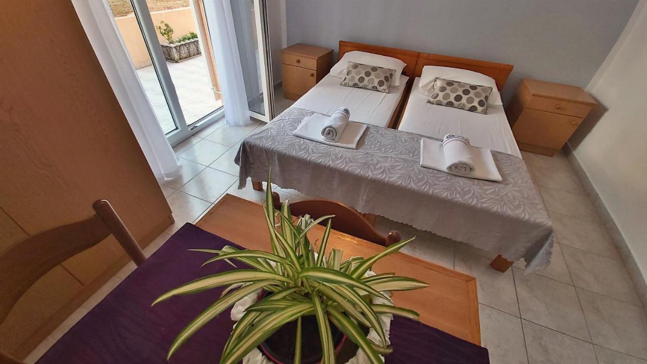 Apartments Mandalinic โอมิช ภายนอก รูปภาพ