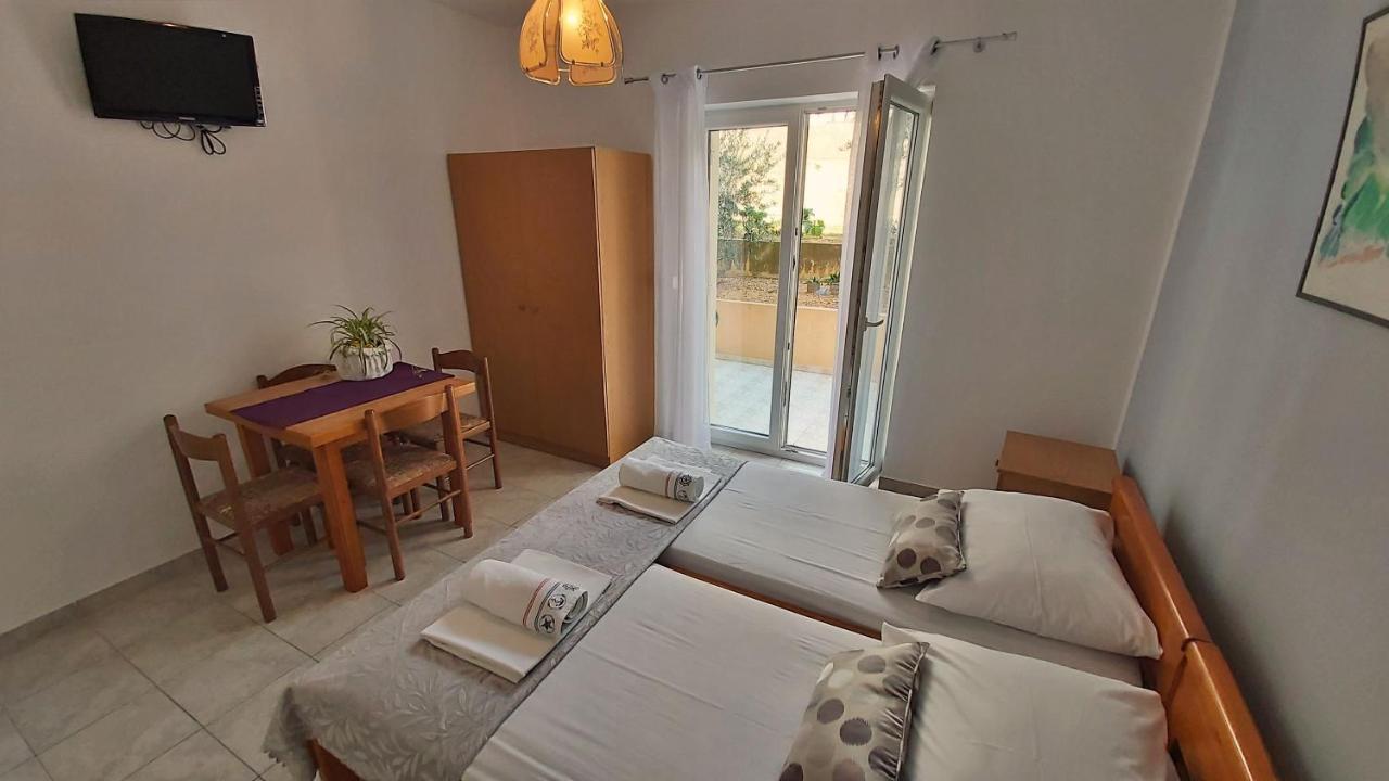 Apartments Mandalinic โอมิช ภายนอก รูปภาพ