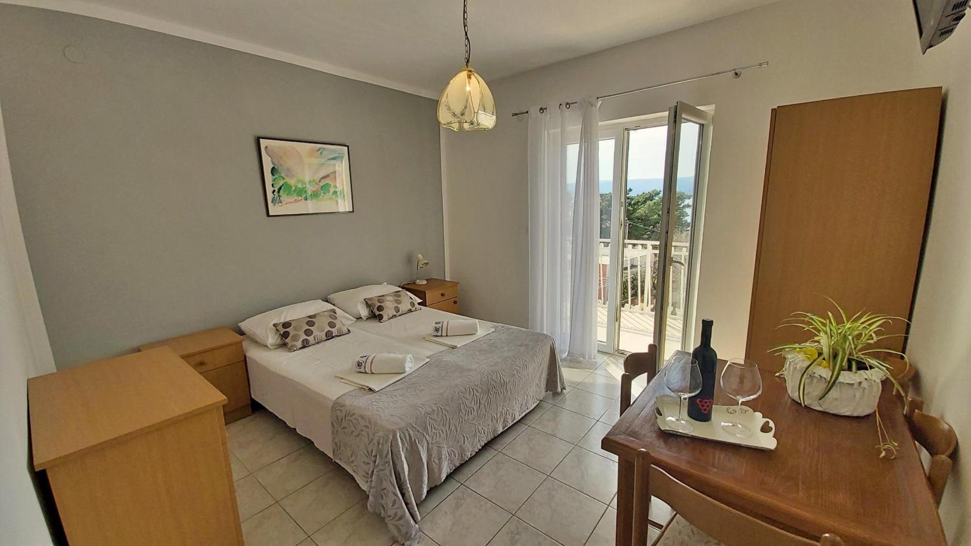 Apartments Mandalinic โอมิช ภายนอก รูปภาพ