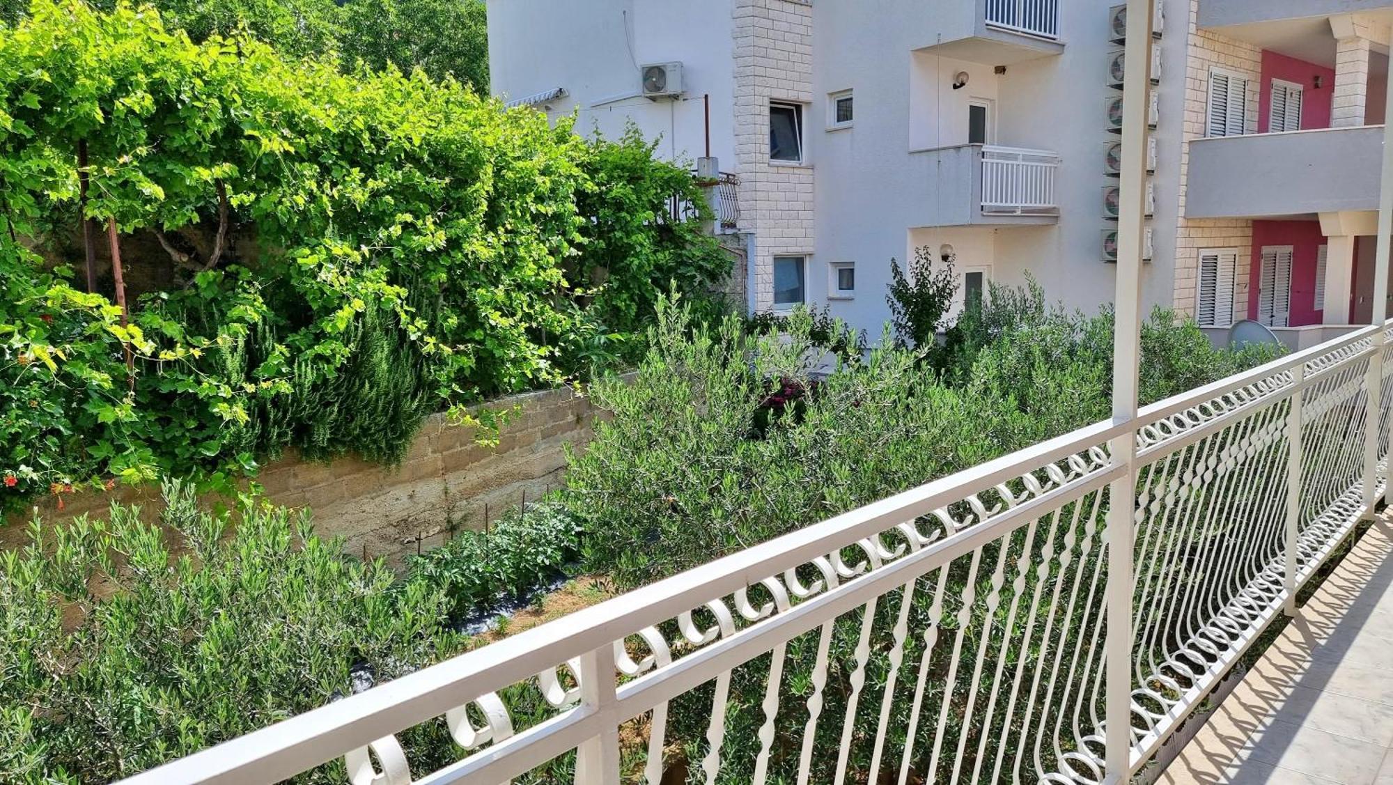 Apartments Mandalinic โอมิช ภายนอก รูปภาพ