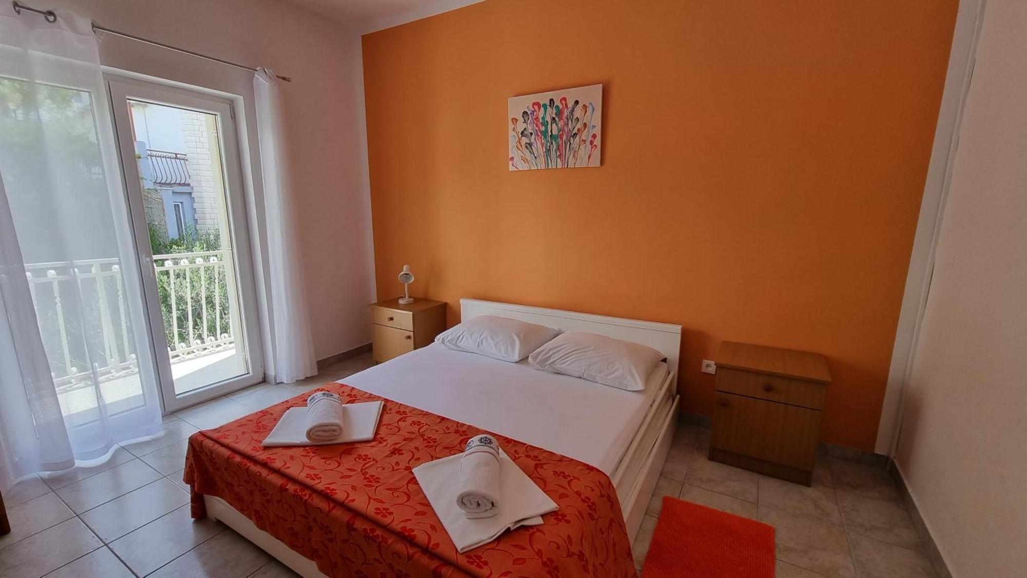 Apartments Mandalinic โอมิช ภายนอก รูปภาพ