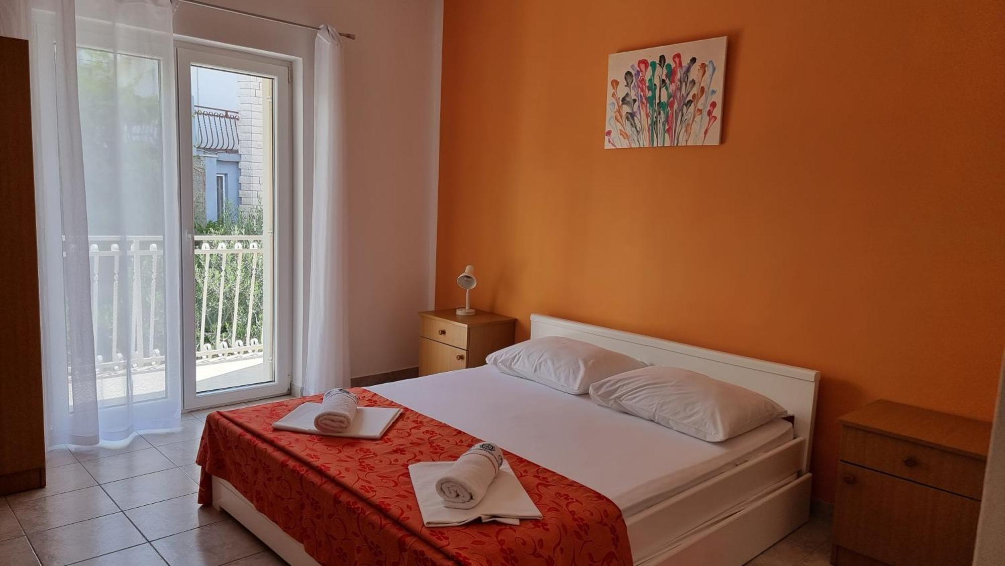 Apartments Mandalinic โอมิช ภายนอก รูปภาพ