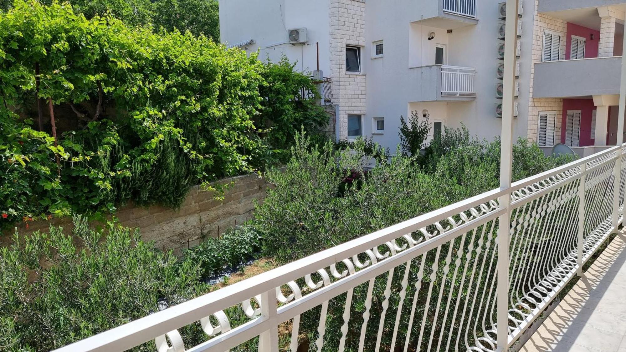 Apartments Mandalinic โอมิช ภายนอก รูปภาพ